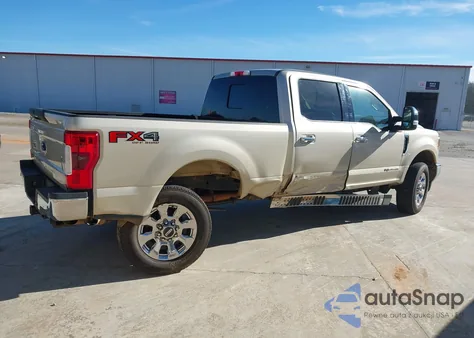 2017 Ford F-250 Lariat z USA, uszkodzony, nr VIN 1FT7W2BT1HEC18253